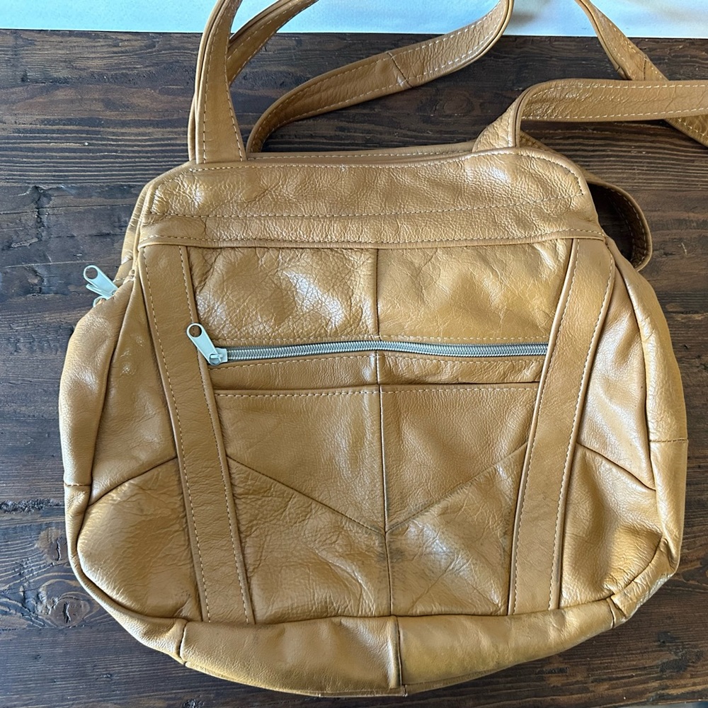 Leather Vintage‎ 70s Purse Soft Tan Zippers Triple Compartment.